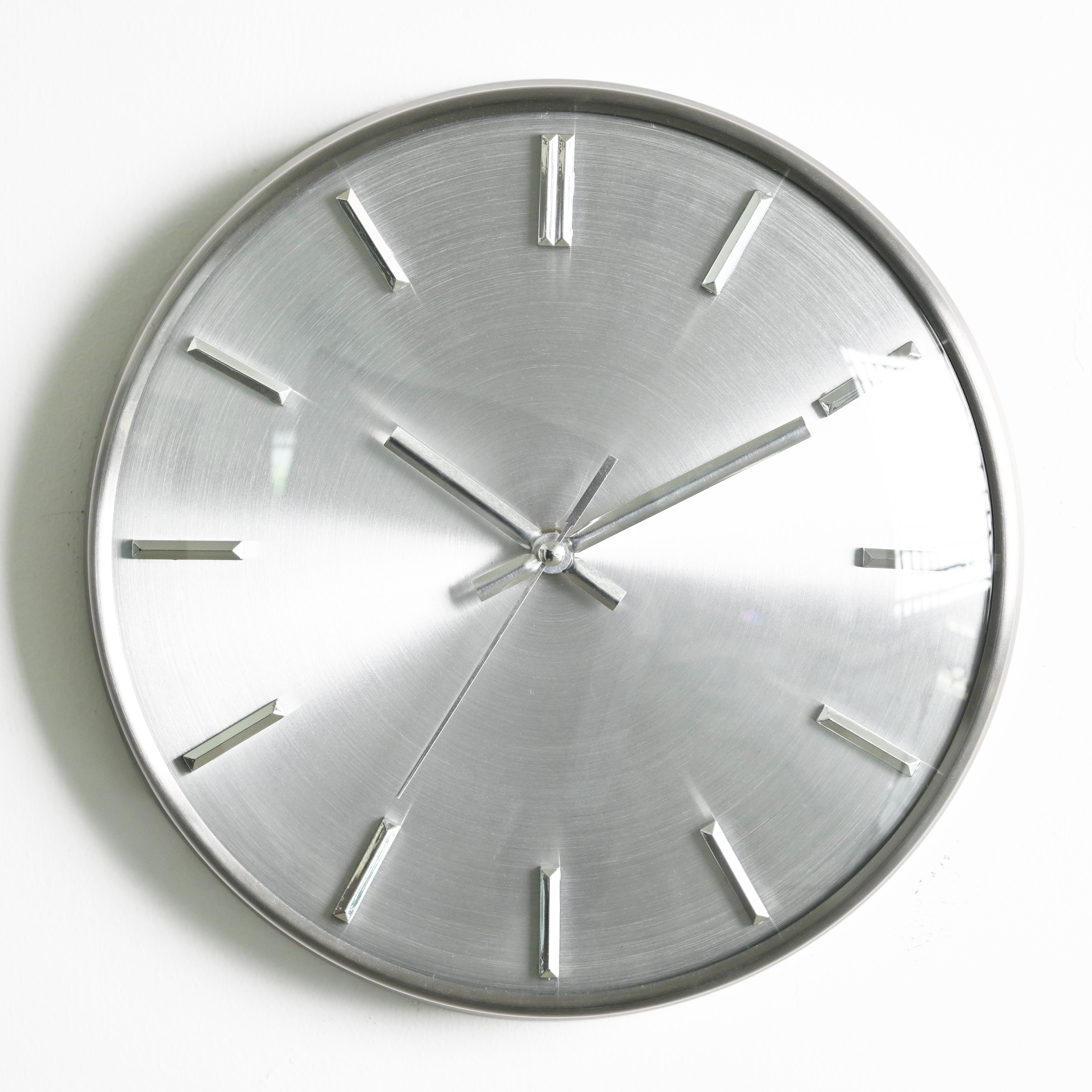 Metal Wall Clock - N52N Natural Aluminum Color